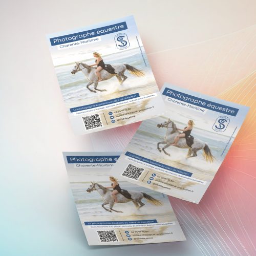 Firefly mockup 3 flyers, arrière plan dynamique couleur clair 4392